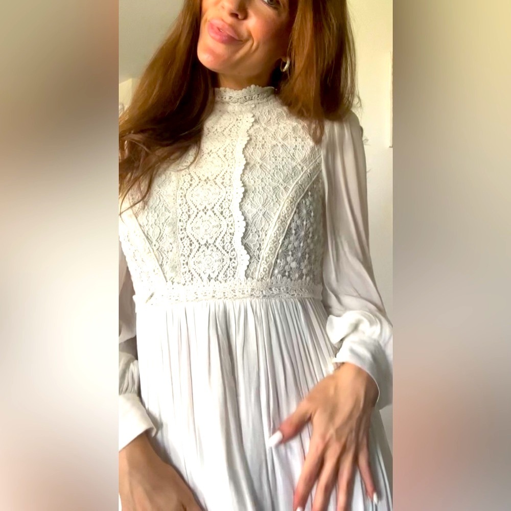 Off White long sleeves dress with embroidered details
